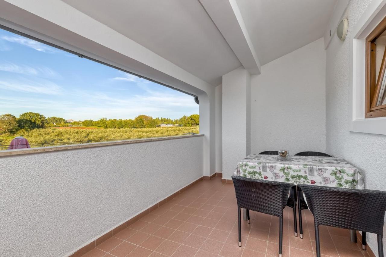 Apartment Lucijan Пореч Экстерьер фото